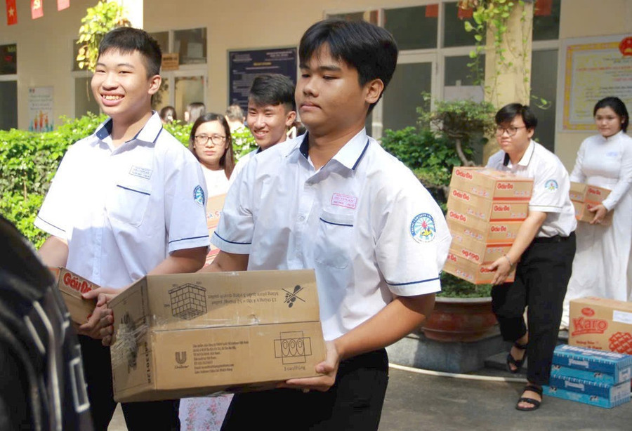 Sở GD&ĐT TPHCM phát động toàn ngành hỗ trợ đồng bào miền Trung